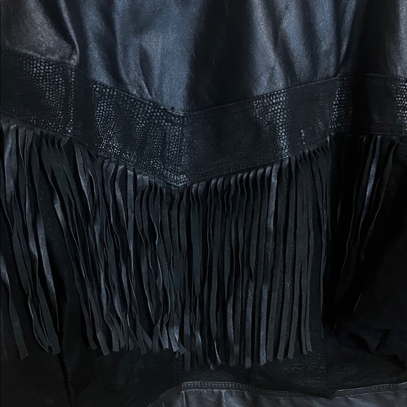 Women's Vintage Black Leather Fringe Jacket with Belt - Picture 9 of 9
